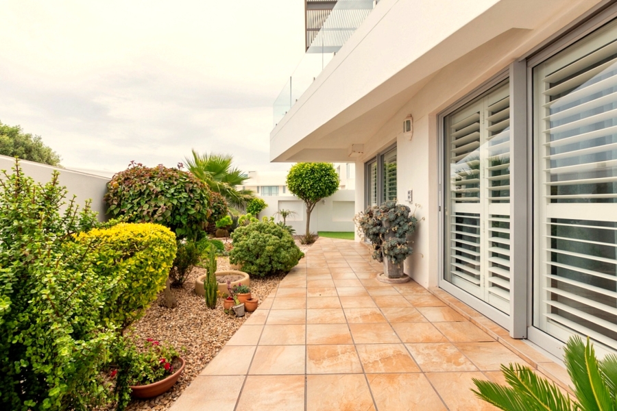 4 Bedroom Property for Sale in Paradise Beach Western Cape
